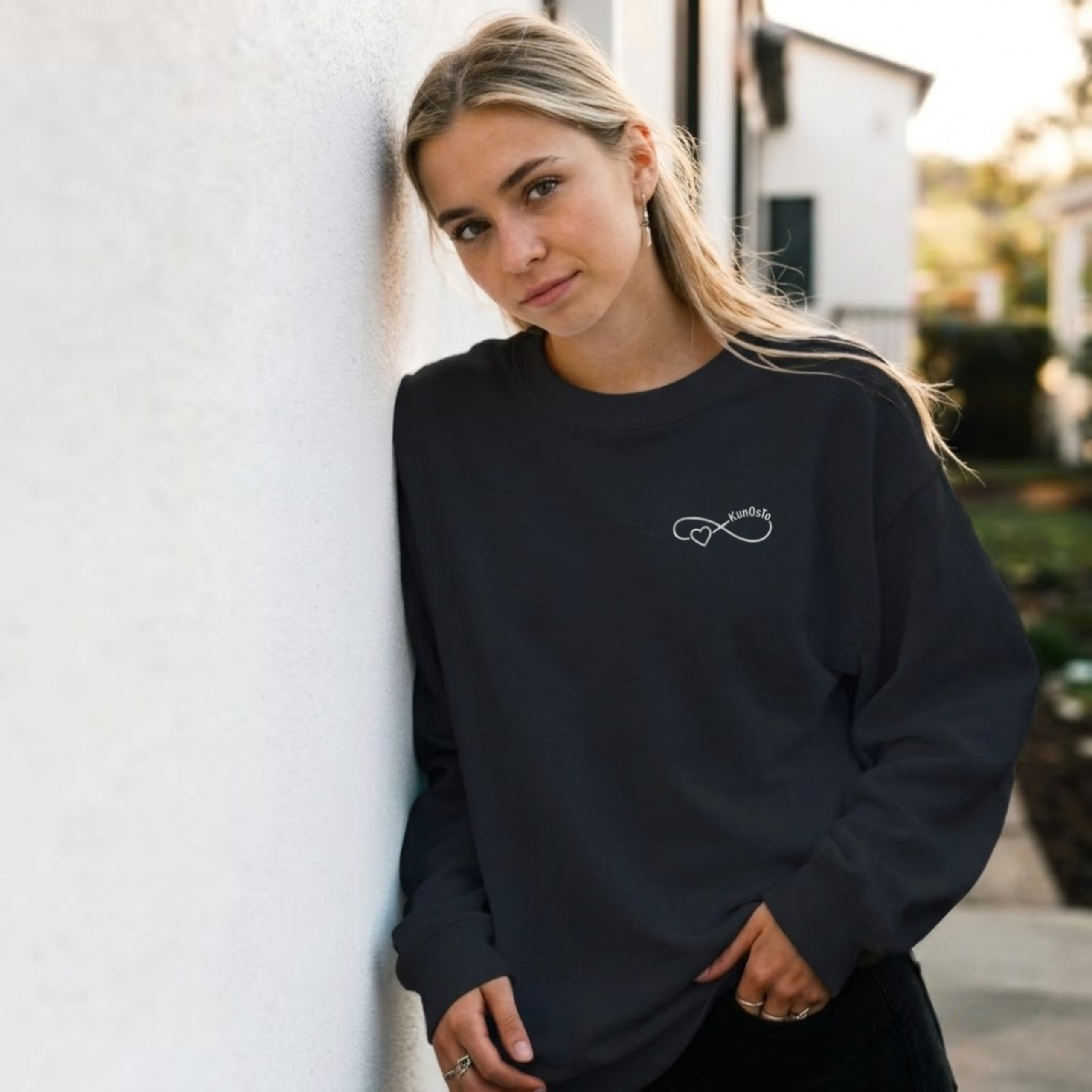 KunOsTo sweatshirt med broderet special logo - Billede 5